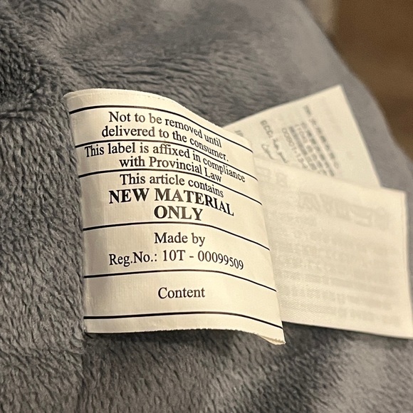 Vintage Abercrombie & Fitch Hooded Puffer Vest - Picture 12 of 17